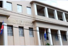 Prisión para tres oficiales policiales imputados de robar más de RD$1.2 millones en San Cristóbal